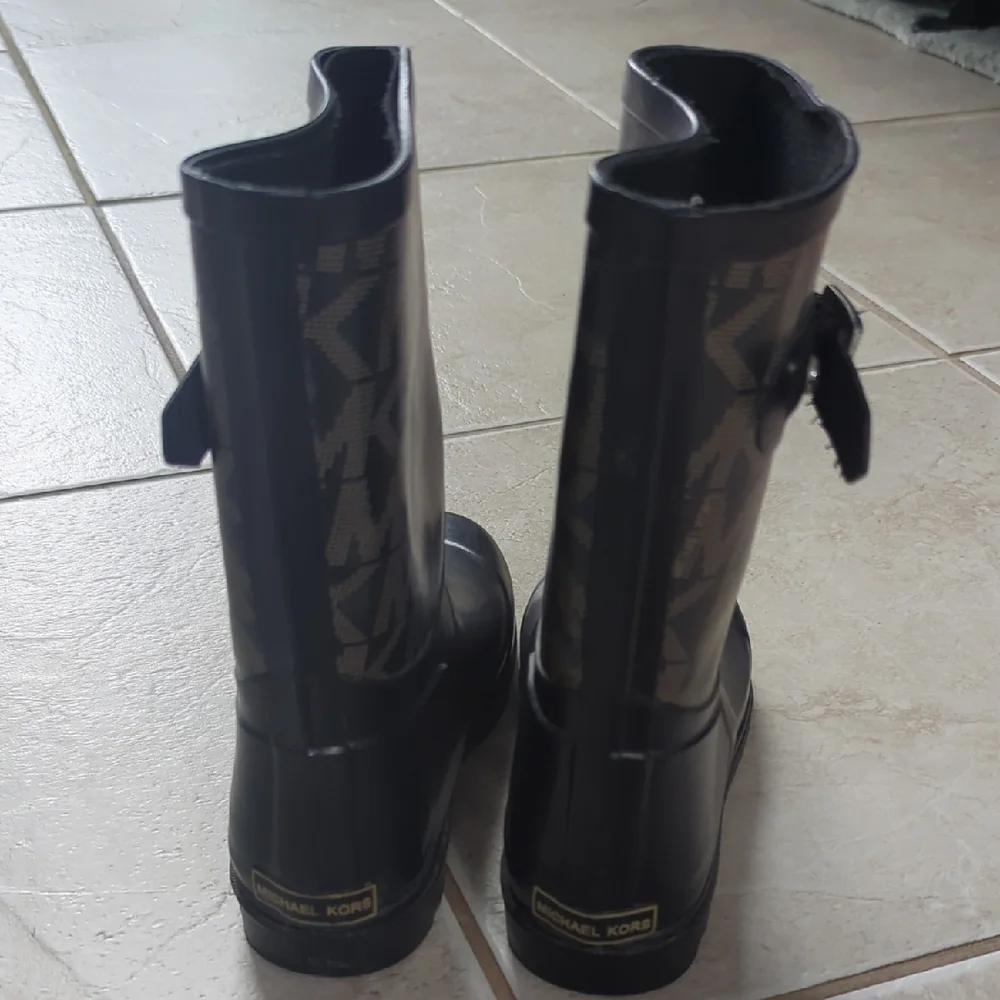 Michael Kors chic rain